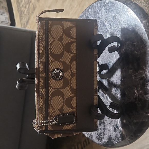 Coach Handbags - Vintage! Brown Signature   Wallet! The Out Sides Not Bad. Pictures!